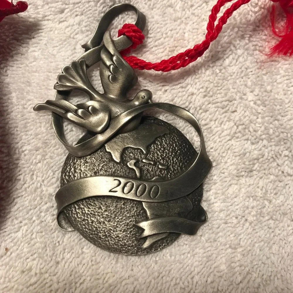 Vintage Avon Fine Collectibles 2000 
